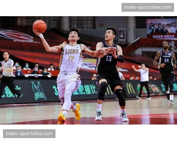 “深度前瞻：孙铭徽与赵继伟的国家队后卫线直接对话”